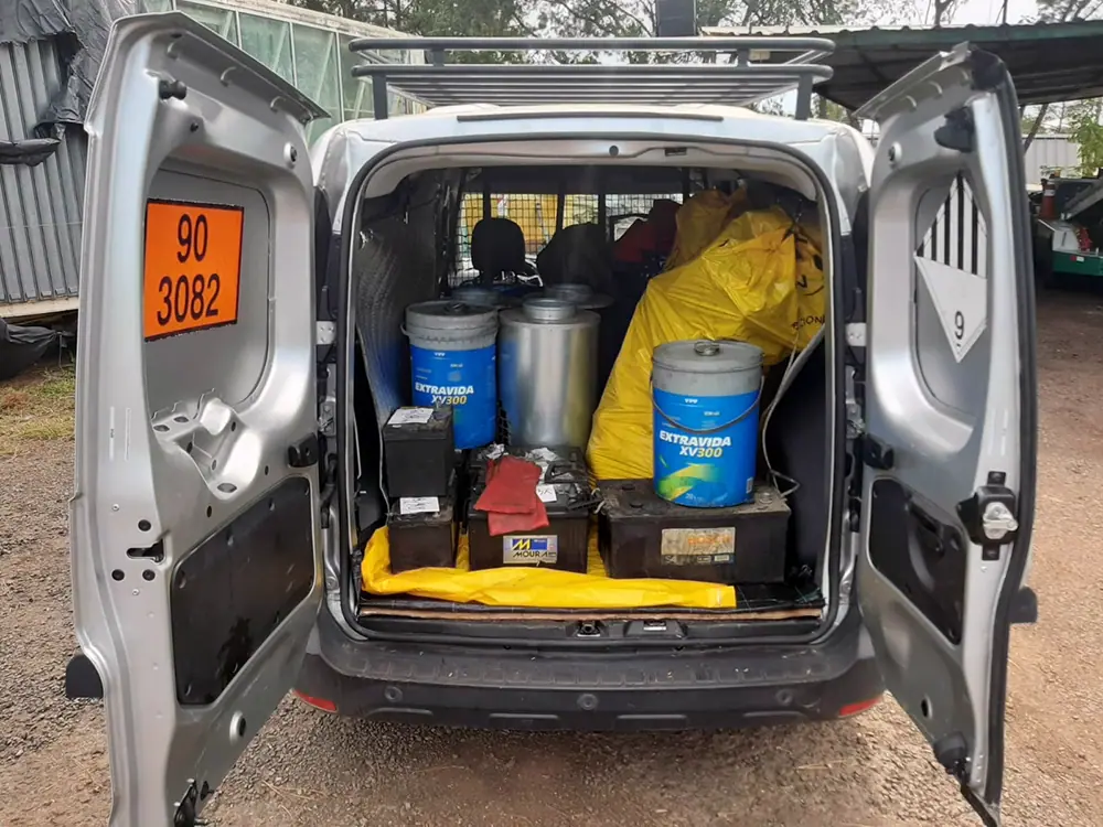 Camioneta habilitada de Mi País para residuos sólidos 5